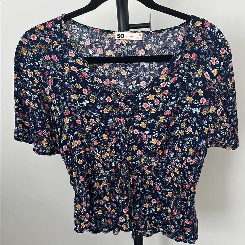 ☀️SO Floral Blouse